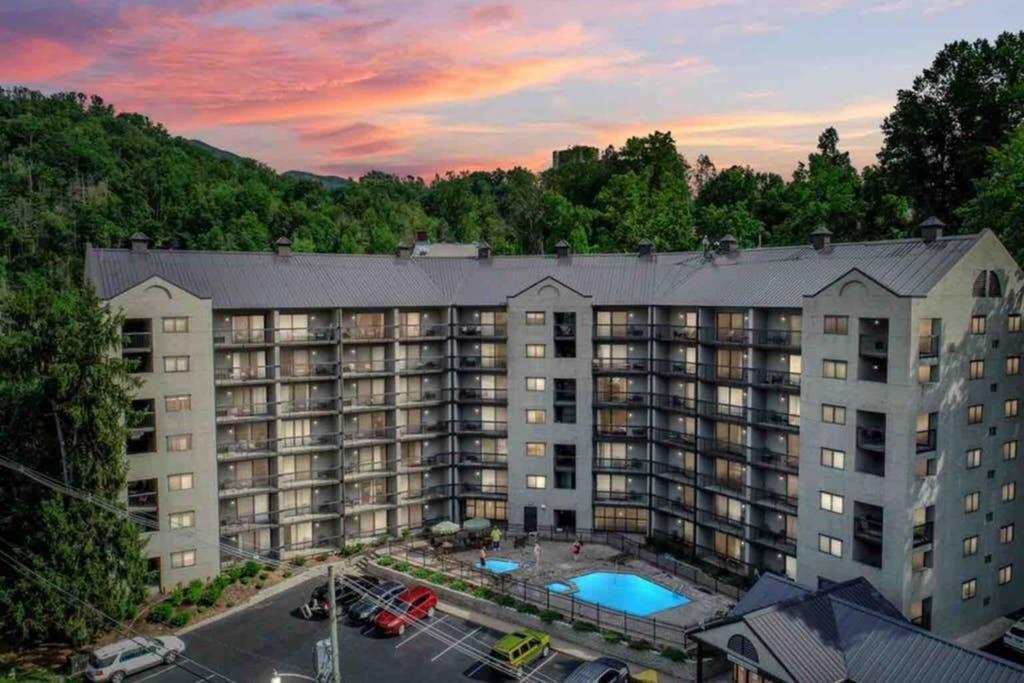 Downtown Gatlinburg Gem 102 - Walk To The Shops & Trails Apartment Luaran gambar