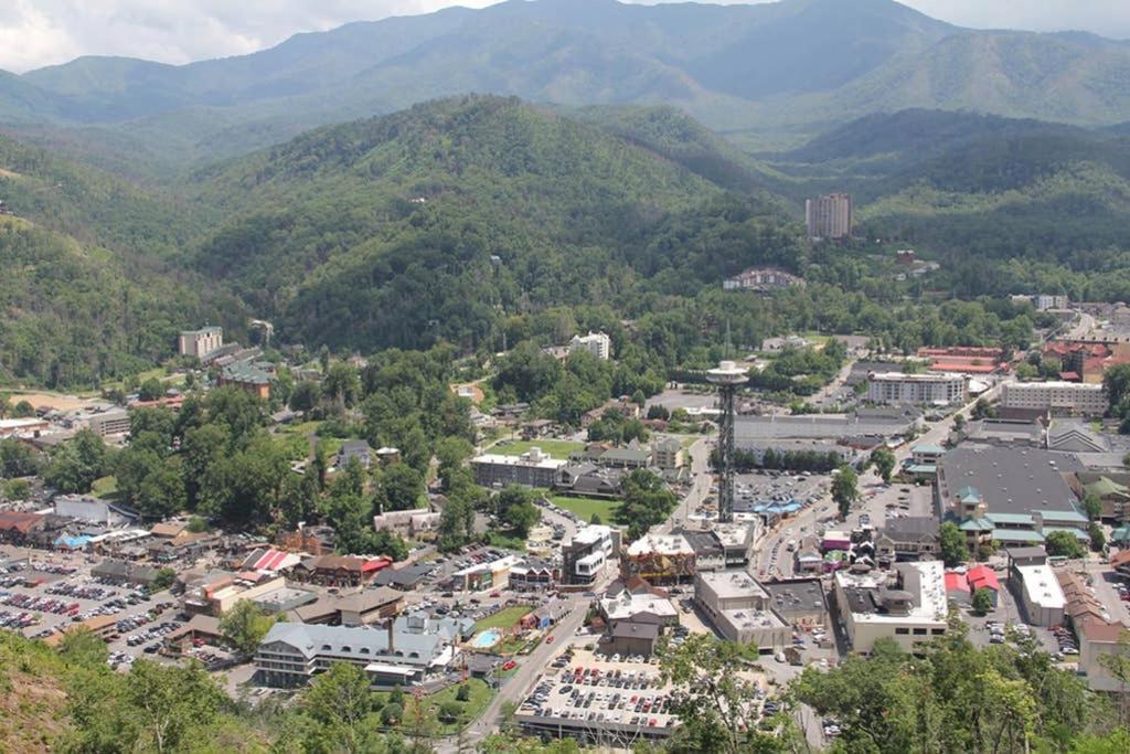 Downtown Gatlinburg Gem 102 - Walk To The Shops & Trails Apartment Luaran gambar
